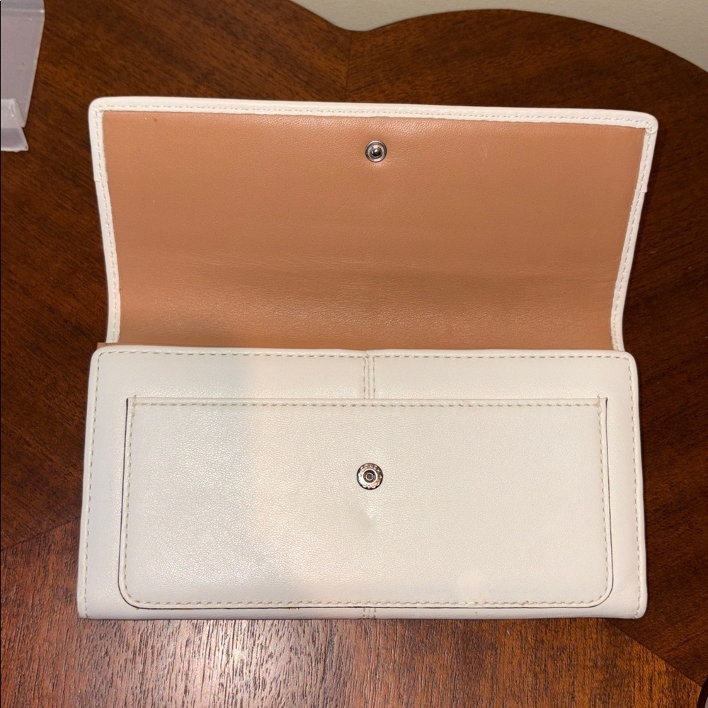 Coach Vintage Ashley white/ cream Leather long wallet  trifold   clutch
Brown In - Picture 12 of 13